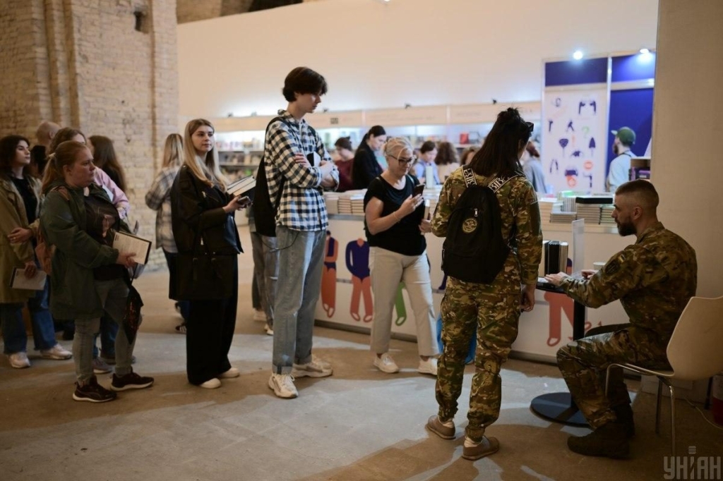 У Києві стартував "Книжковий Арсенал": як пройшов перший день фестивалю (фоторепортаж) 8 У Києві стартував "Книжковий Арсенал": як пройшов перший день фестивалю (фоторепортаж)