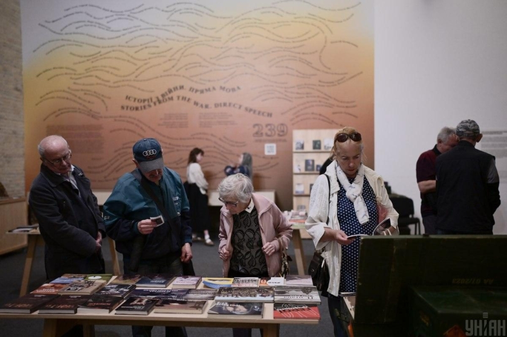 У Києві стартував "Книжковий Арсенал": як пройшов перший день фестивалю (фоторепортаж) 2 У Києві стартував "Книжковий Арсенал": як пройшов перший день фестивалю (фоторепортаж)