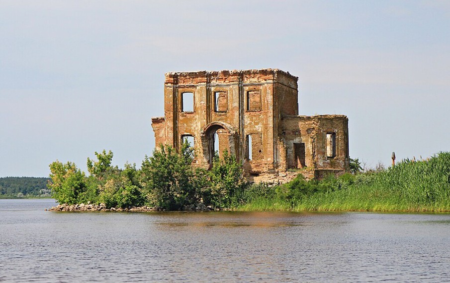 Українські Атлантиди: історичні пам'ятки та храми, що зникли під водою Українські Атлантиди: історичні пам'ятки та храми, що зникли під водою 4