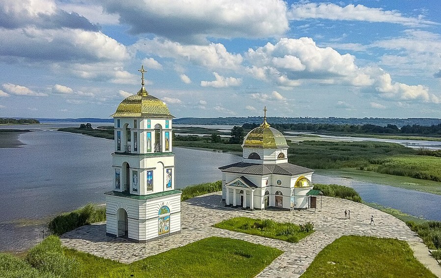 Українські Атлантиди: історичні пам'ятки та храми, що зникли під водою Українські Атлантиди: історичні пам'ятки та храми, що зникли під водою 3