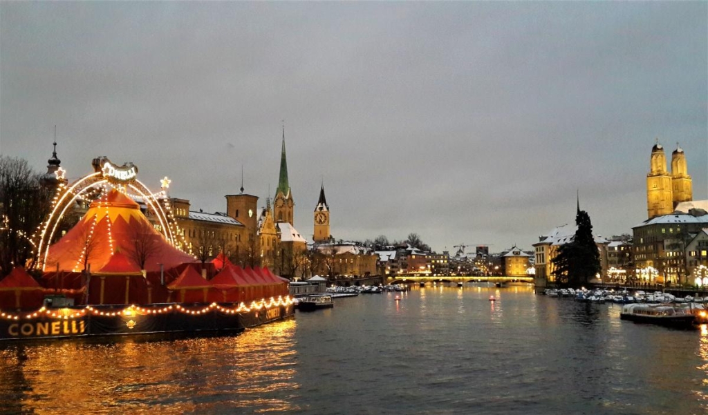 Уїк-енд в Цюріху: заглянути в одне з найдорожчих міст світу і не розоритися 39 Основні заклади Цюріха знаходяться в історичному центрі / фото Марина Григоренко