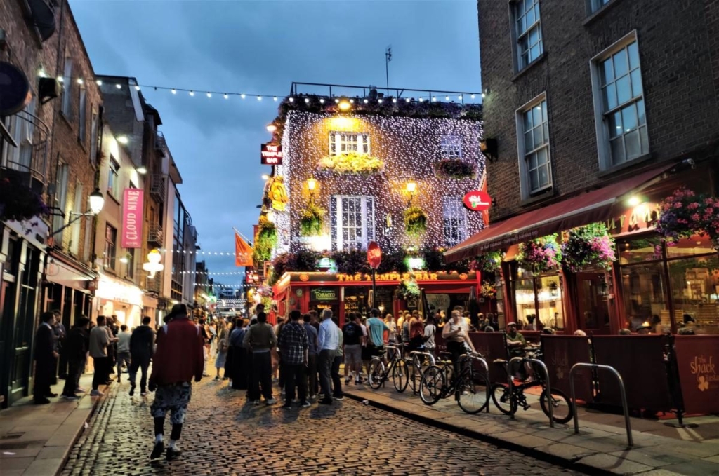 Від нічних вогнів Темпл-бару до "полювання" на оленів: чим вражає ірландський Дублін 32 Від нічних вогнів Темпл-бару до "полювання" на оленів: чим вражає ірландський Дублін