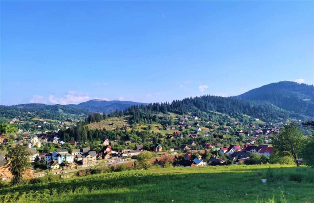 Відновлення сил в Карпатах: найкращі пішохідні маршрути у Славському 12 Краєвиди з гори Погар / фото Марина Григоренко