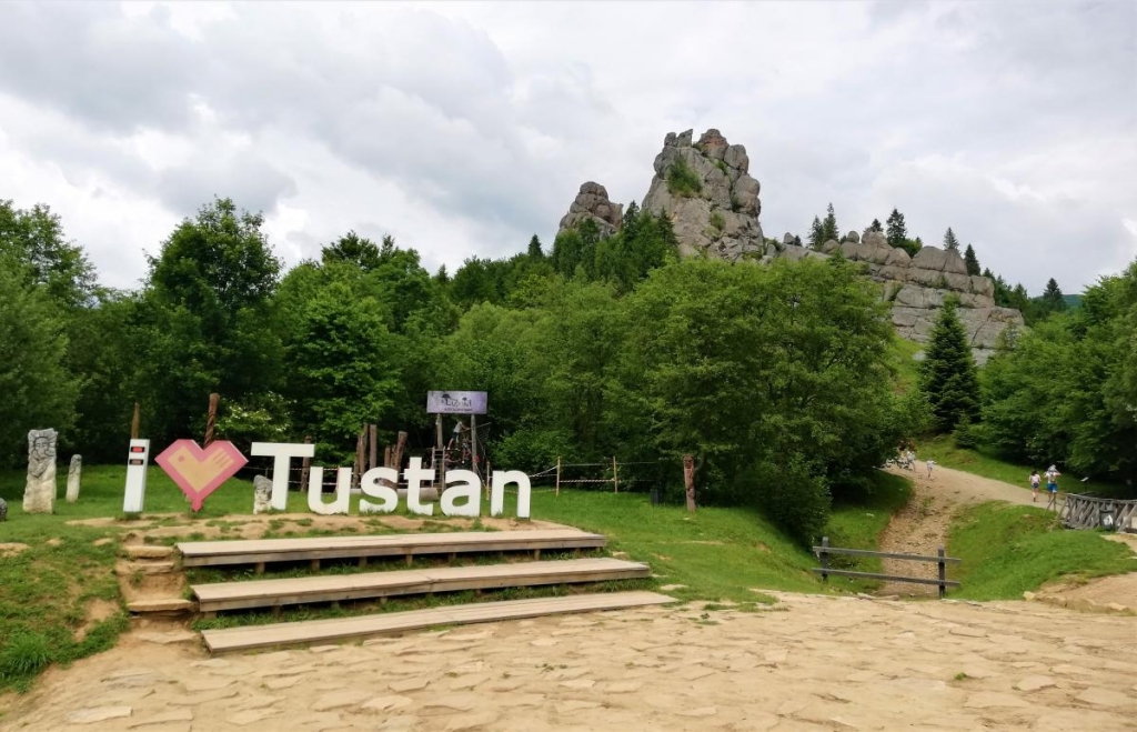 Відновлення сил в Карпатах: найкращі пішохідні маршрути у Славському 27 Місто-фортеця Тустань / фото Марина Григоренко