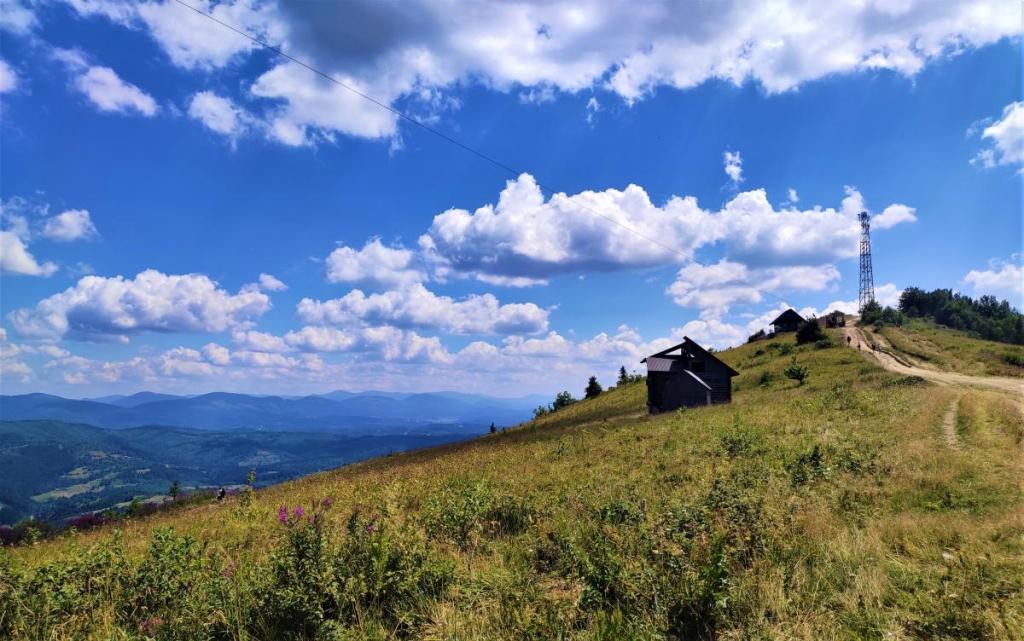 Відновлення сил в Карпатах: найкращі пішохідні маршрути у Славському 16 На Високому Верху навіть можна заночувати / фото Марина Григоренко