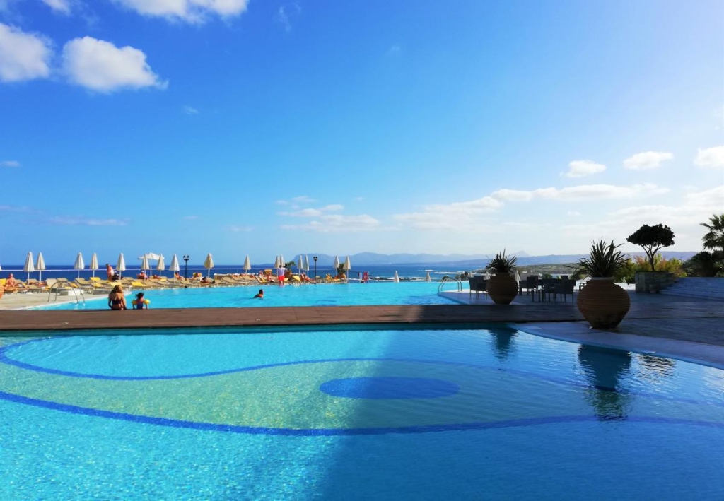 Відпочинок в Греції: все, що потрібно знати туристам (фоторепортаж) 2 На островах у Греції тепло до листопада / фото Марина Григоренко