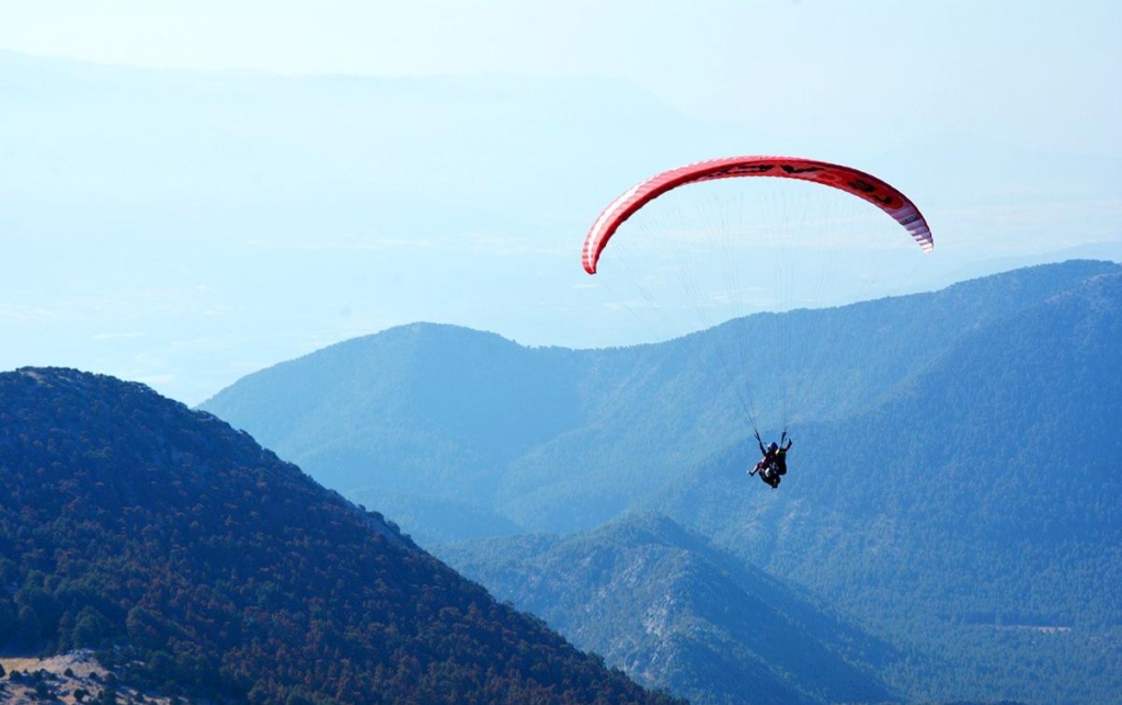 Відпочинок в Туреччині: все, що потрібно знати туристам (фоторепортаж) 7 Олюденіз – популярне місце для параглайдингу / фото Юлія Корнійчук