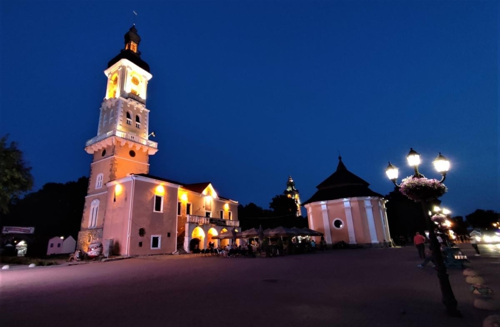 Відпустка в Закарпатті машиною: досліджуємо Україну вздовж траси Київ-Чоп 71 Вечірній Кам'янець-Подільський / фото Марина Григоренко