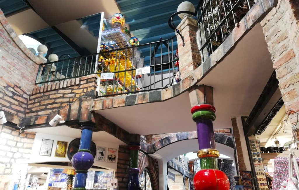 Вікенд у Відні: як відчути справжню атмосферу австрійської столиці 12 Будинок Гундертвассера у Відні всередині / фото Марина Григоренко