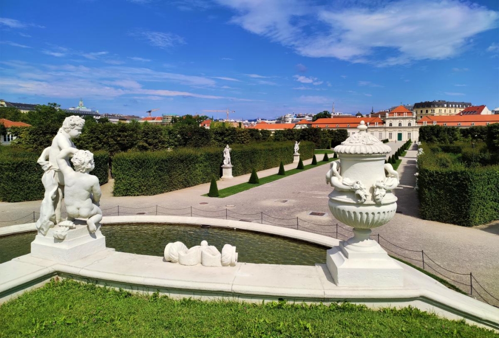 Вікенд у Відні: як відчути справжню атмосферу австрійської столиці 2 Бельведером просто дуже приємно гуляти / фото Марина Григоренко