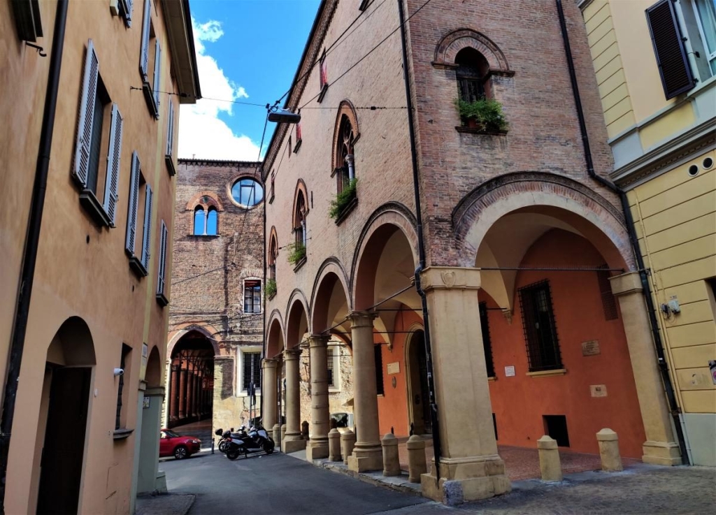 Вікенд в Болоньї: чим вражає туристів розкішна "темна конячка" Італії 16 Вікенд в Болоньї: чим вражає туристів розкішна "темна конячка" Італії