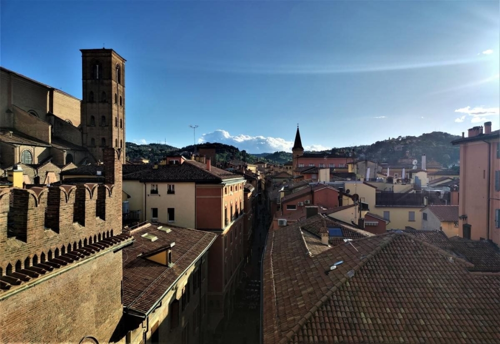 Вікенд в Болоньї: чим вражає туристів розкішна "темна конячка" Італії 37 Вікенд в Болоньї: чим вражає туристів розкішна "темна конячка" Італії