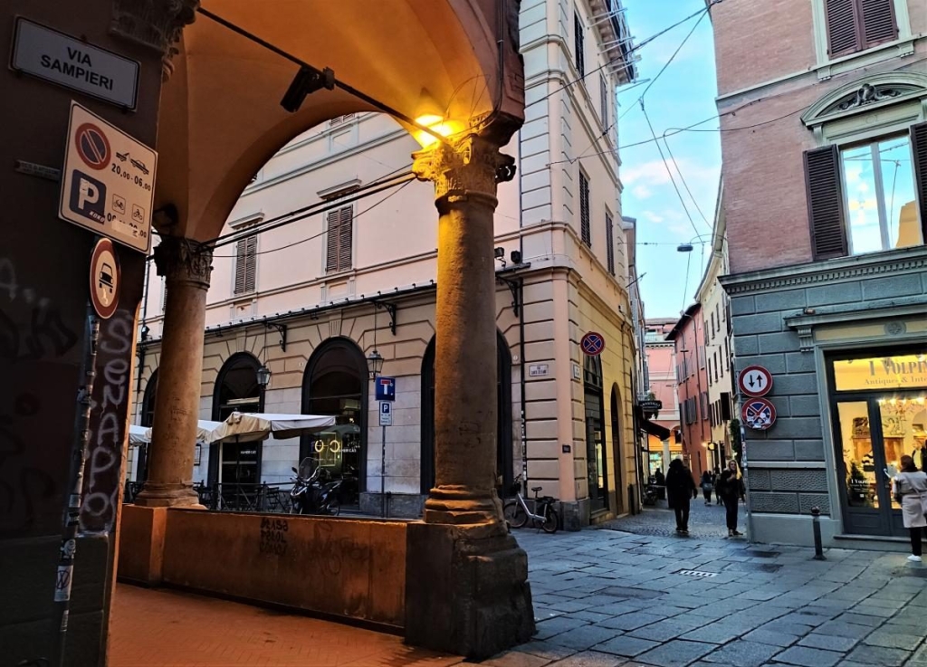 Вікенд в Болоньї: чим вражає туристів розкішна "темна конячка" Італії 9 Вікенд в Болоньї: чим вражає туристів розкішна "темна конячка" Італії