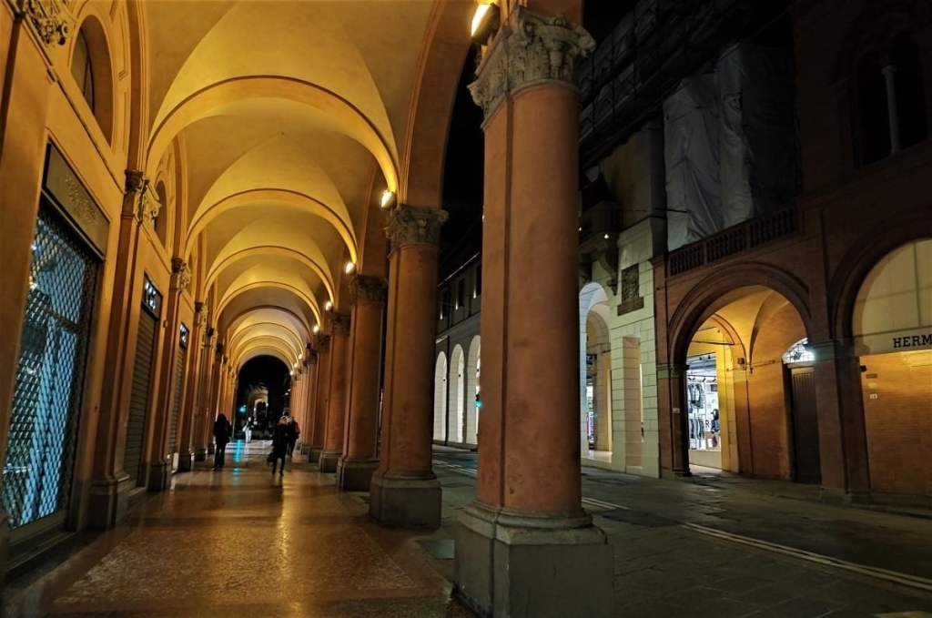 Вікенд в Болоньї: чим вражає туристів розкішна "темна конячка" Італії 54 Вікенд в Болоньї: чим вражає туристів розкішна "темна конячка" Італії