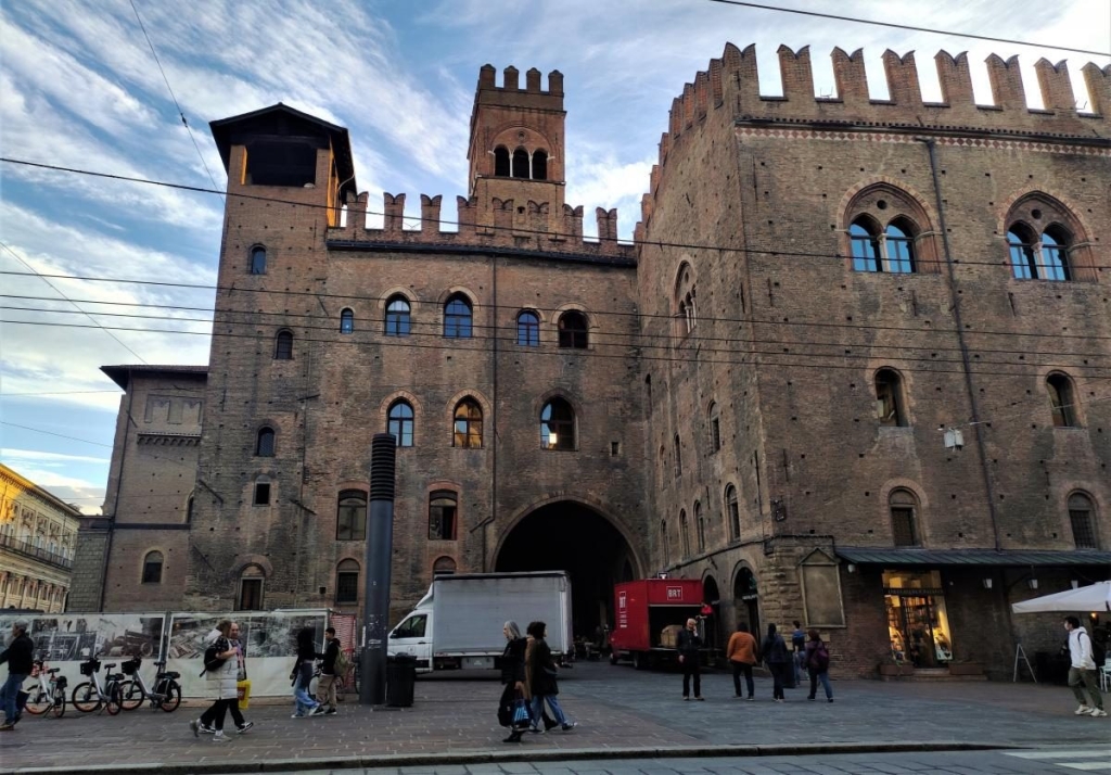 Вікенд в Болоньї: чим вражає туристів розкішна "темна конячка" Італії 4 Вікенд в Болоньї: чим вражає туристів розкішна "темна конячка" Італії