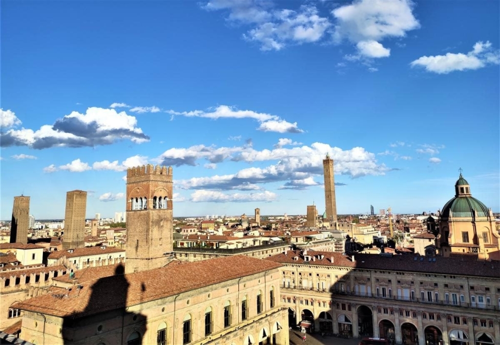 Вікенд в Болоньї: чим вражає туристів розкішна "темна конячка" Італії 34 Вікенд в Болоньї: чим вражає туристів розкішна "темна конячка" Італії