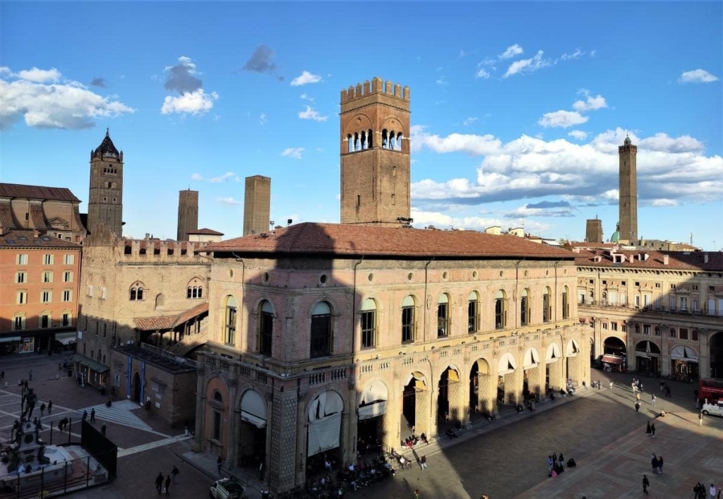 Вікенд в Болоньї: чим вражає туристів розкішна "темна конячка" Італії 35 Вікенд в Болоньї: чим вражає туристів розкішна "темна конячка" Італії