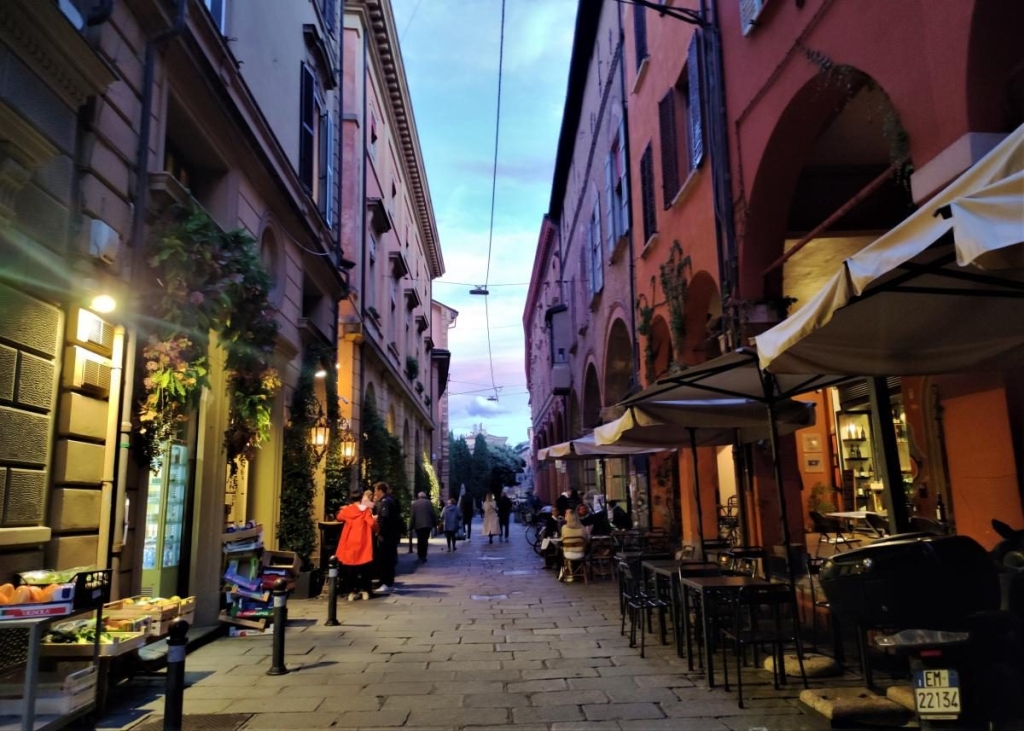 Вікенд в Болоньї: чим вражає туристів розкішна "темна конячка" Італії 10 Вікенд в Болоньї: чим вражає туристів розкішна "темна конячка" Італії