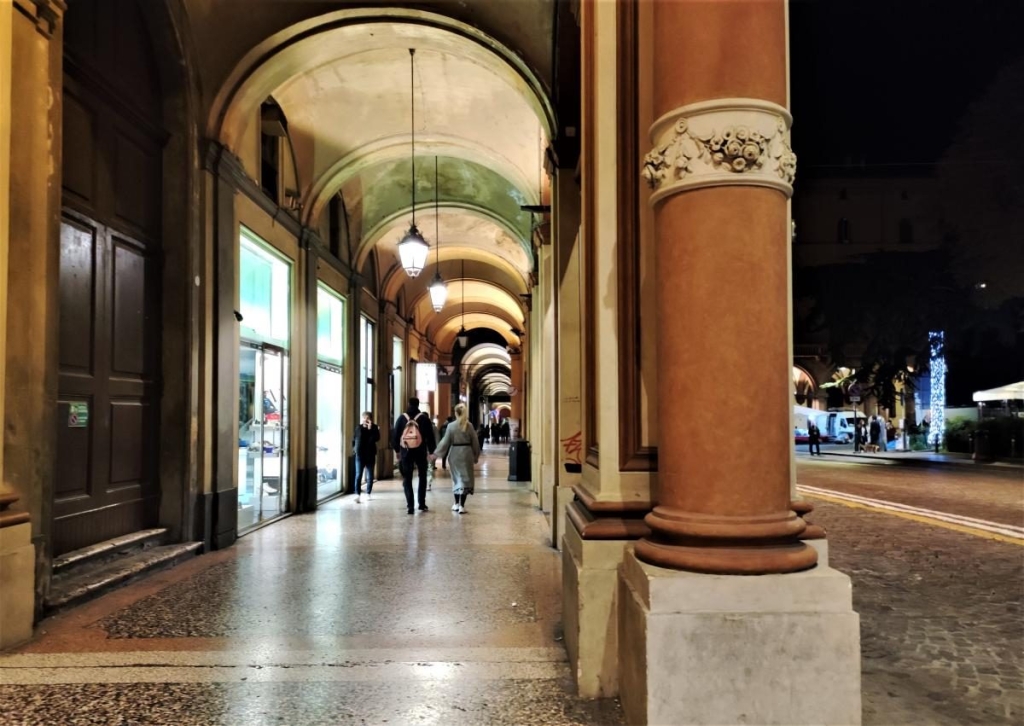 Вікенд в Болоньї: чим вражає туристів розкішна "темна конячка" Італії 47 Вікенд в Болоньї: чим вражає туристів розкішна "темна конячка" Італії