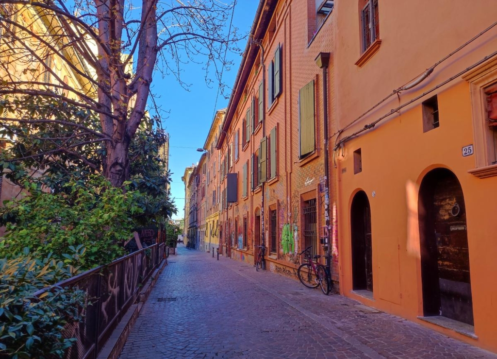 Вікенд в Болоньї: чим вражає туристів розкішна "темна конячка" Італії 85 Житло в Болоньї не дуже дешеве / фото Марина Григоренко