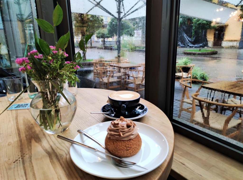 Вікенд в Івано-Франківську: затишне та сучасне місто, яке не впізнати 53 Delikacia в Івано-Франківську / фото Марина Григоренко