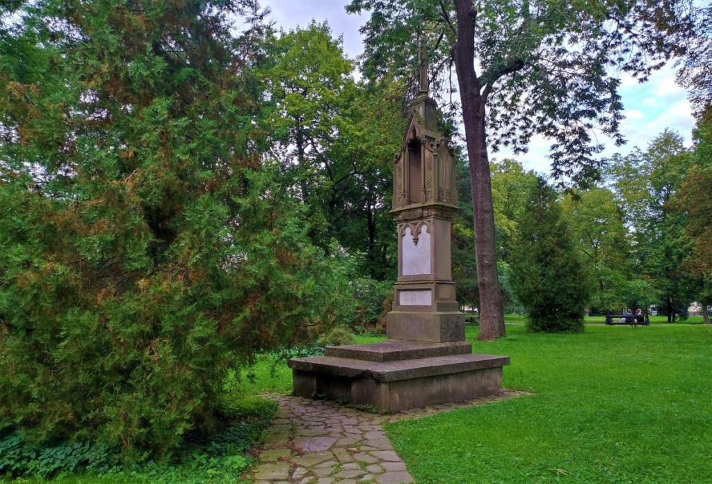 Вікенд в Івано-Франківську: затишне та сучасне місто, яке не впізнати 32 Вікенд в Івано-Франківську: затишне та сучасне місто, яке не впізнати