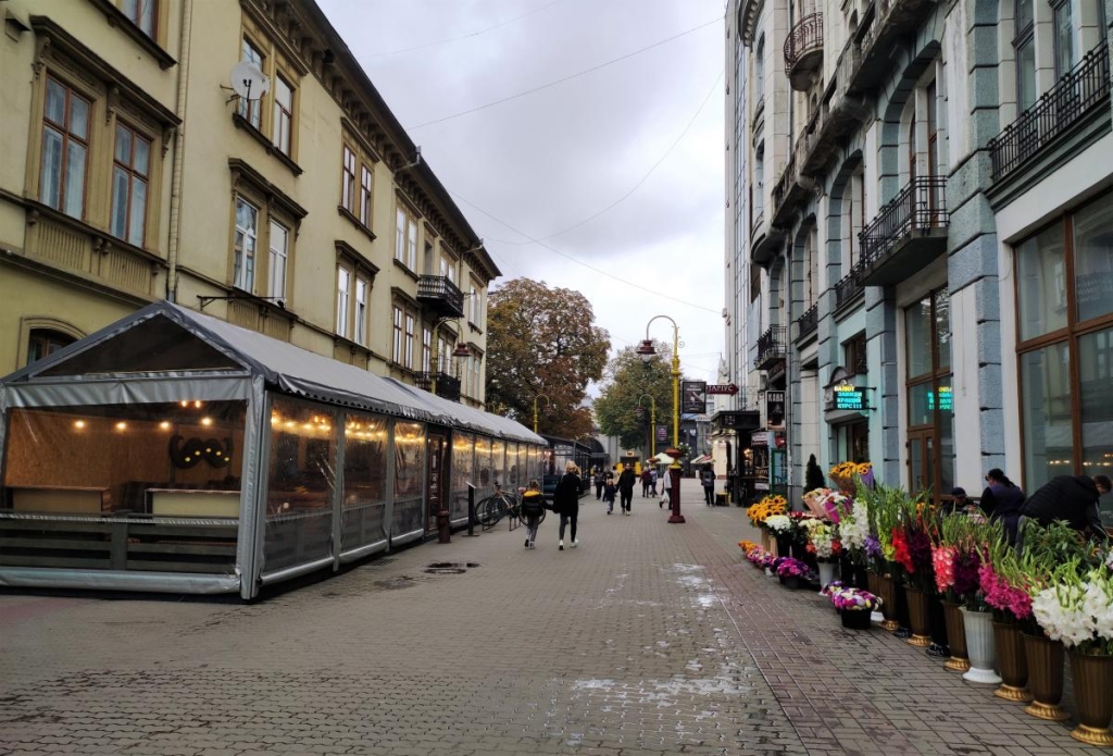 Вікенд в Івано-Франківську: затишне та сучасне місто, яке не впізнати 49 Центр Івано-Франківська / фото Марина Григоренко