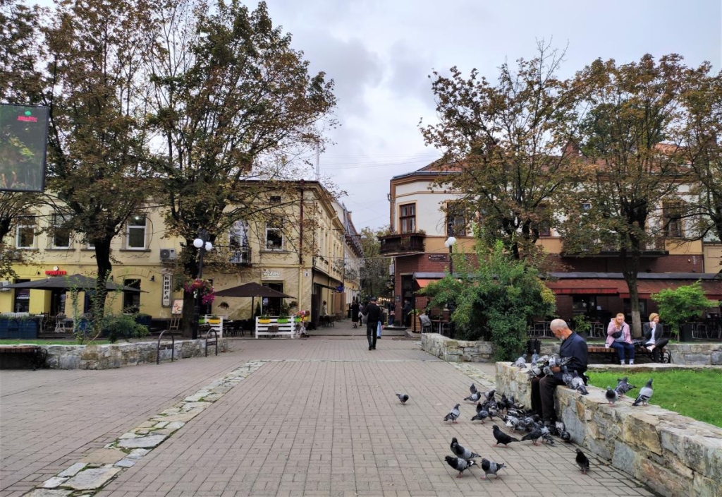 Вікенд в Івано-Франківську: затишне та сучасне місто, яке не впізнати 36 Центр Івано-Франківська / фото Марина Григоренко
