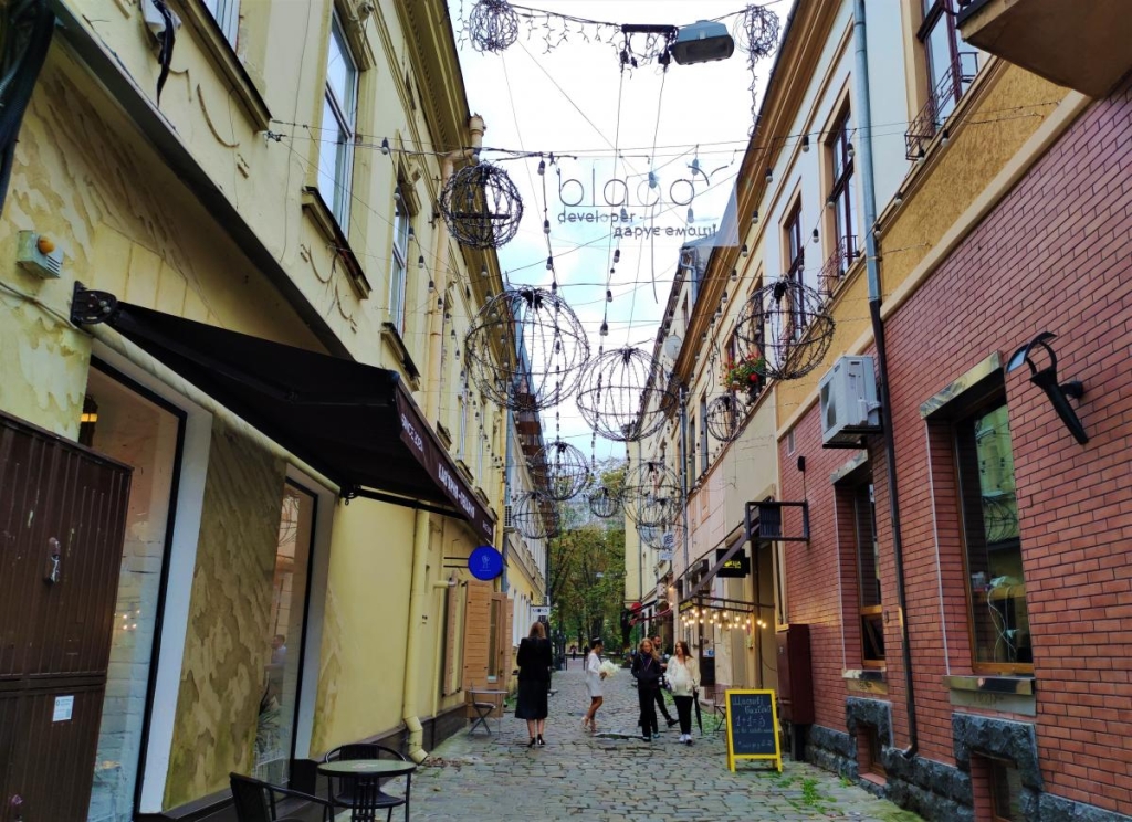 Вікенд в Івано-Франківську: затишне та сучасне місто, яке не впізнати 33 Вулиця Труша в Івано-Франківську / фото Марина Григоренко