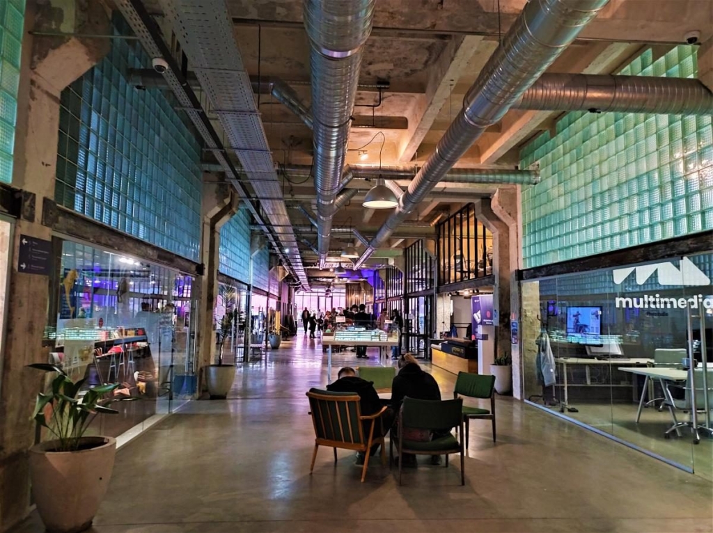 Вікенд в Івано-Франківську: затишне та сучасне місто, яке не впізнати 42 Вікенд в Івано-Франківську: затишне та сучасне місто, яке не впізнати