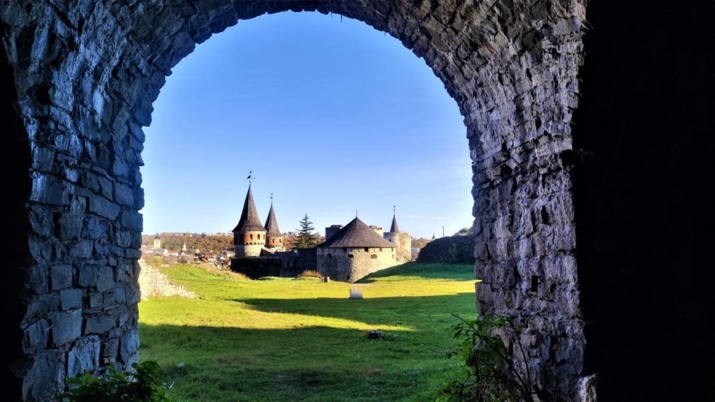 Вікенд в Кам'янець-Подільську: що подивитися та де смачно поїсти 17 Вікенд в Кам'янець-Подільську: що подивитися та де смачно поїсти