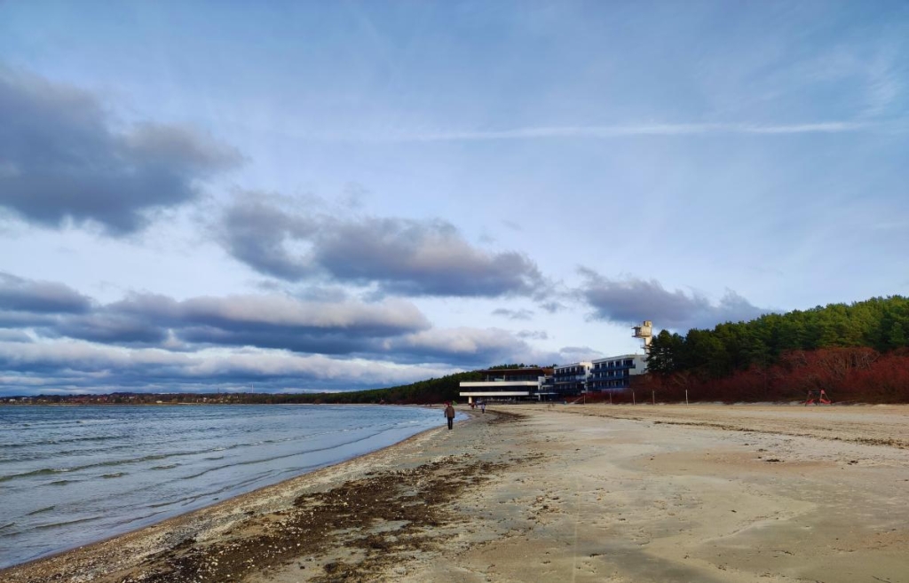 Вікенд в Таллінні: що подивитися і як зігрітися в затишній естонській столиці 91 Пляж Піріта в Таллінні / фото Марина Григоренко