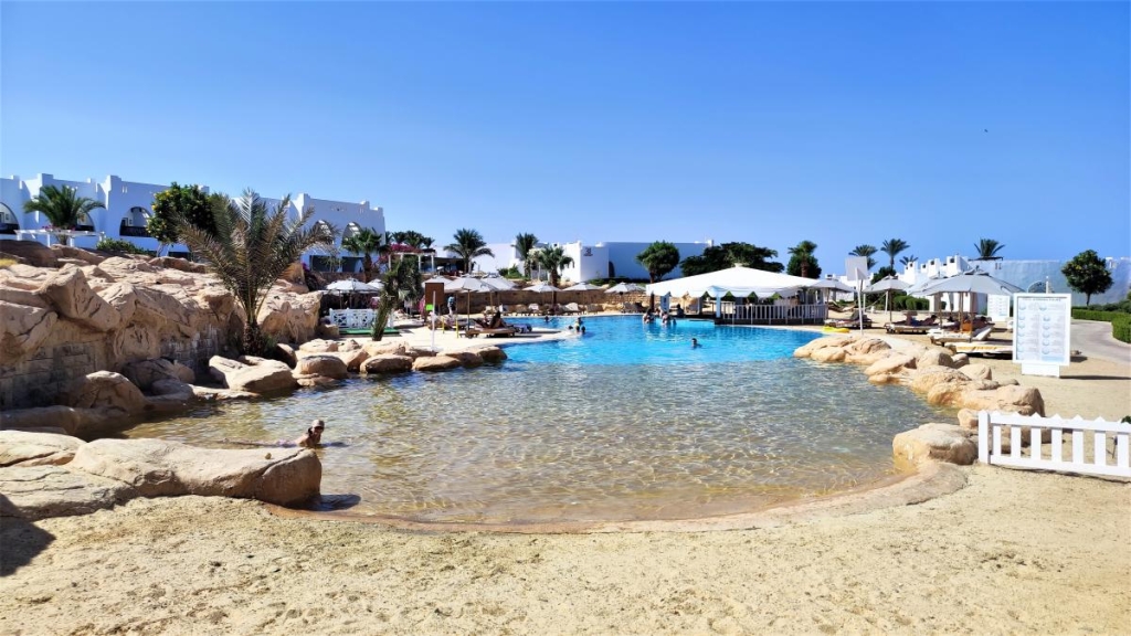 Єгипет влітку? Та ще й без росіян? Тоді вам в Марса-Алам! 24 Один з басейнів готелю Hilton Marsa Alam 5* / фото Марина Григоренко