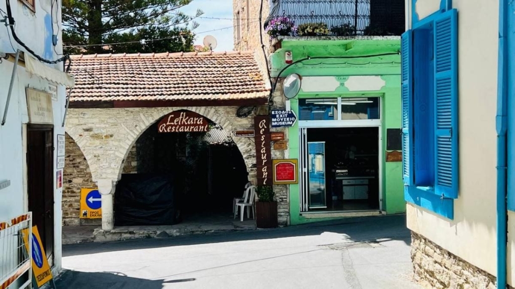 Їсти, молитися, пити. Кіпр – острів сили, обжерливості, молитов і задоволень 158 Їсти, молитися, пити. Кіпр – острів сили, обжерливості, молитов і задоволень