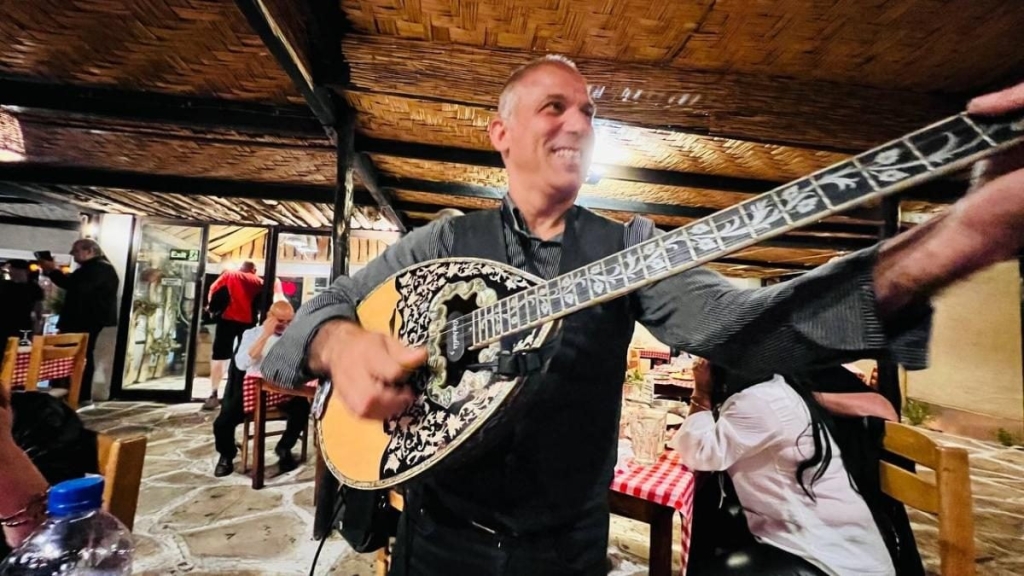 Їсти, молитися, пити. Кіпр – острів сили, обжерливості, молитов і задоволень 214 Їсти, молитися, пити. Кіпр – острів сили, обжерливості, молитов і задоволень