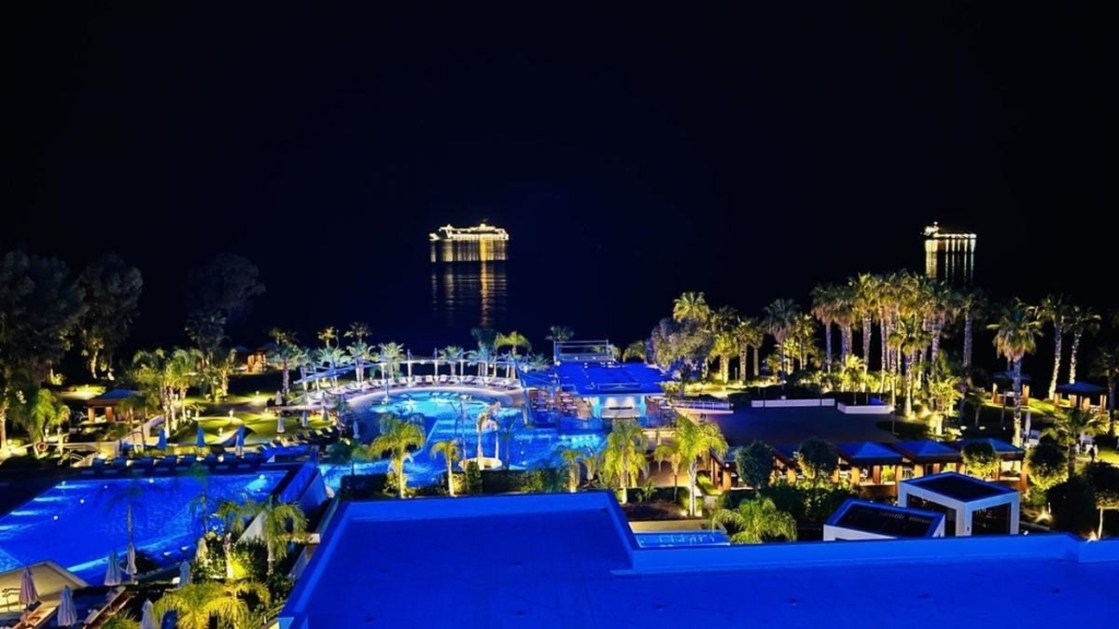 Їсти, молитися, пити. Кіпр – острів сили, обжерливості, молитов і задоволень 206 Їсти, молитися, пити. Кіпр – острів сили, обжерливості, молитов і задоволень