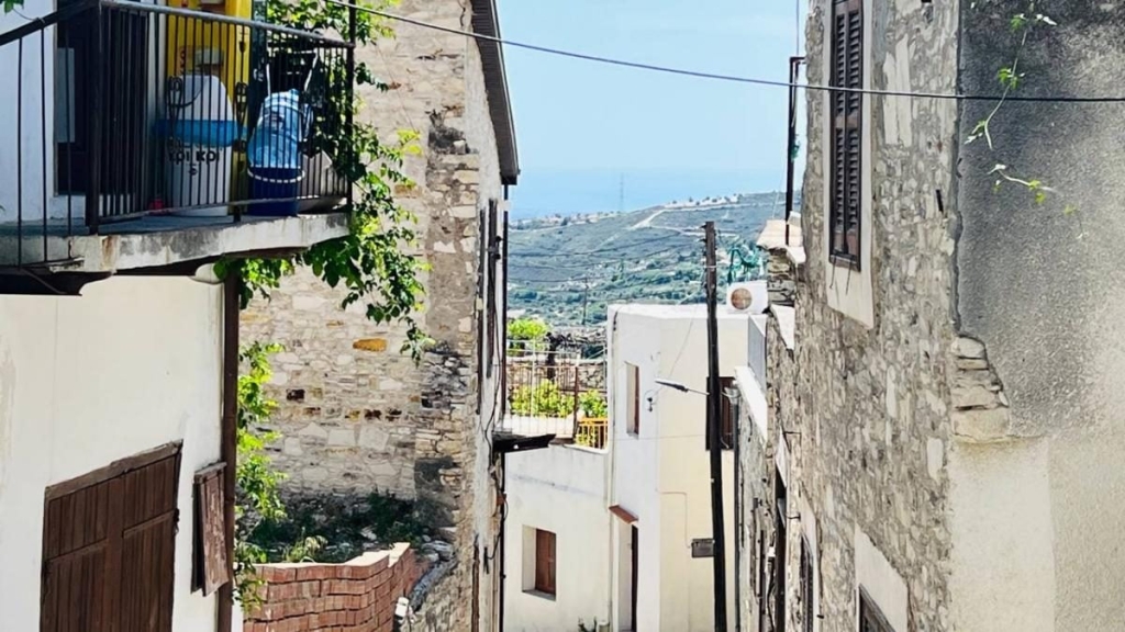 Їсти, молитися, пити. Кіпр – острів сили, обжерливості, молитов і задоволень 165 Їсти, молитися, пити. Кіпр – острів сили, обжерливості, молитов і задоволень