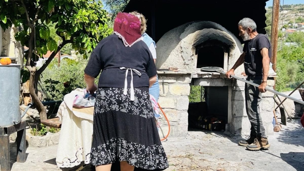 Їсти, молитися, пити. Кіпр – острів сили, обжерливості, молитов і задоволень 140 Їсти, молитися, пити. Кіпр – острів сили, обжерливості, молитов і задоволень