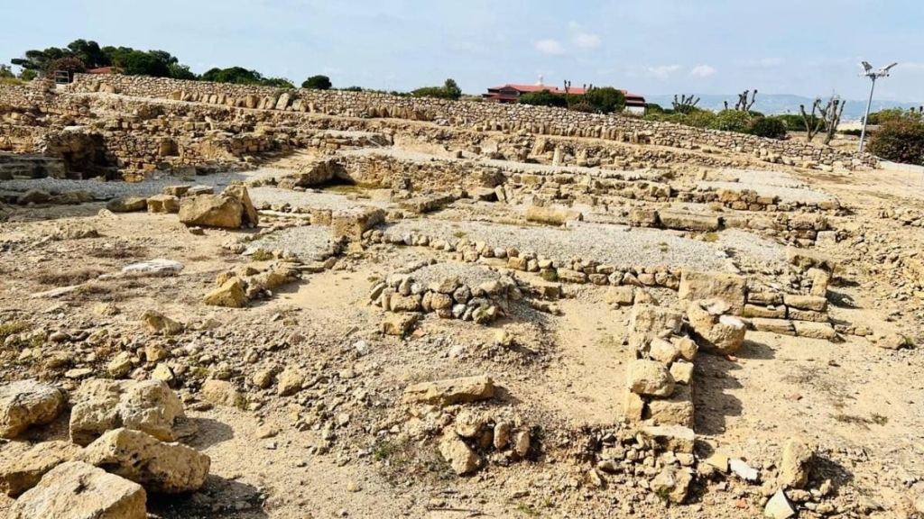 Їсти, молитися, пити. Кіпр – острів сили, обжерливості, молитов і задоволень 126 Їсти, молитися, пити. Кіпр – острів сили, обжерливості, молитов і задоволень