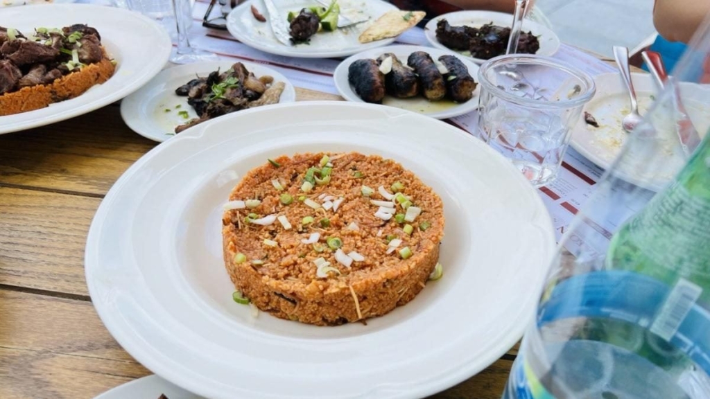 Їсти, молитися, пити. Кіпр – острів сили, обжерливості, молитов і задоволень 47 Їсти, молитися, пити. Кіпр – острів сили, обжерливості, молитов і задоволень