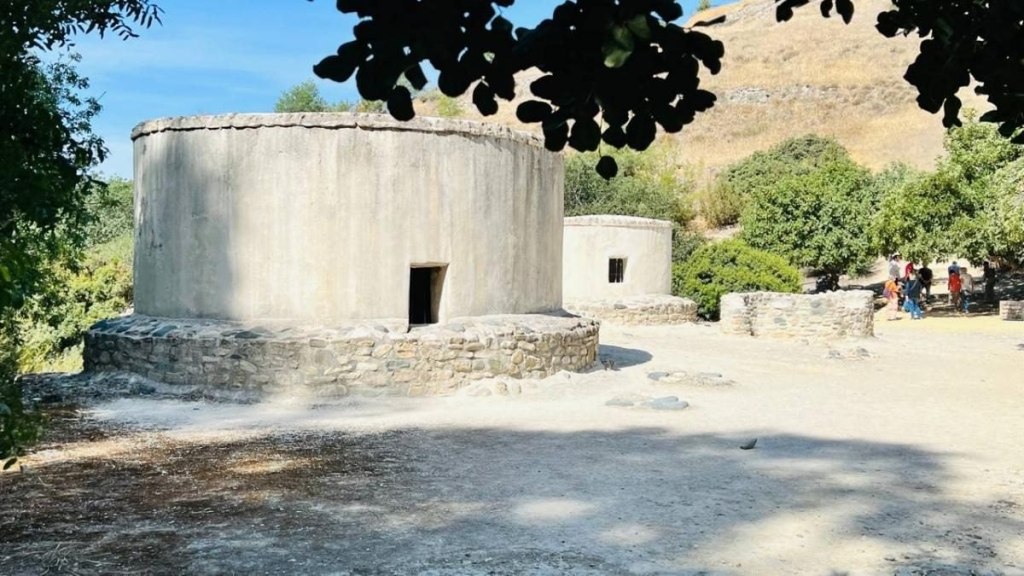 Їсти, молитися, пити. Кіпр – острів сили, обжерливості, молитов і задоволень 129 Їсти, молитися, пити. Кіпр – острів сили, обжерливості, молитов і задоволень