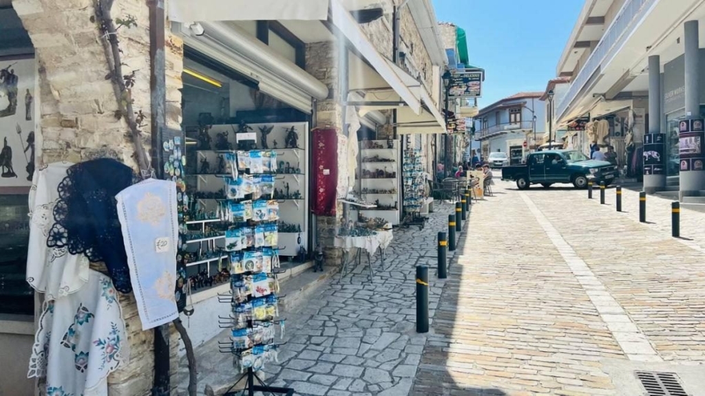 Їсти, молитися, пити. Кіпр – острів сили, обжерливості, молитов і задоволень 151 Їсти, молитися, пити. Кіпр – острів сили, обжерливості, молитов і задоволень