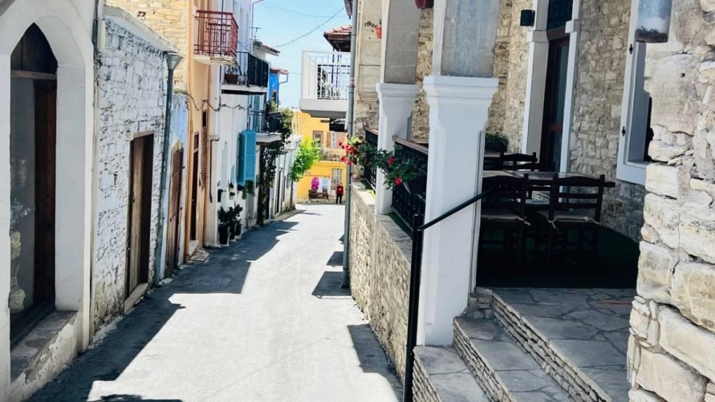 Їсти, молитися, пити. Кіпр – острів сили, обжерливості, молитов і задоволень 160 Їсти, молитися, пити. Кіпр – острів сили, обжерливості, молитов і задоволень