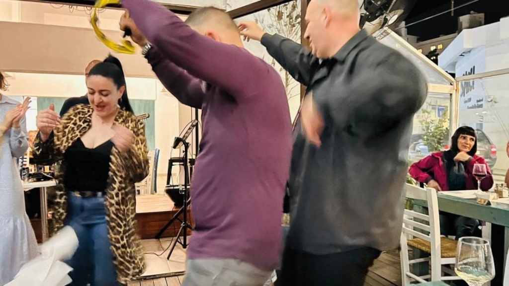 Їсти, молитися, пити. Кіпр – острів сили, обжерливості, молитов і задоволень 218 Їсти, молитися, пити. Кіпр – острів сили, обжерливості, молитов і задоволень