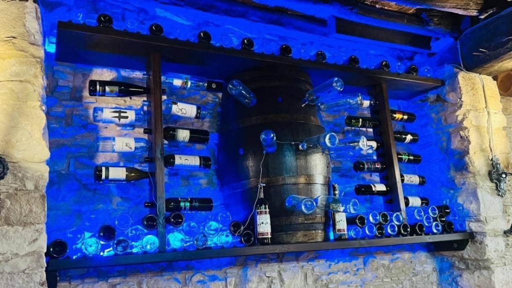 Їсти, молитися, пити. Кіпр – острів сили, обжерливості, молитов і задоволень 195 Їсти, молитися, пити. Кіпр – острів сили, обжерливості, молитов і задоволень