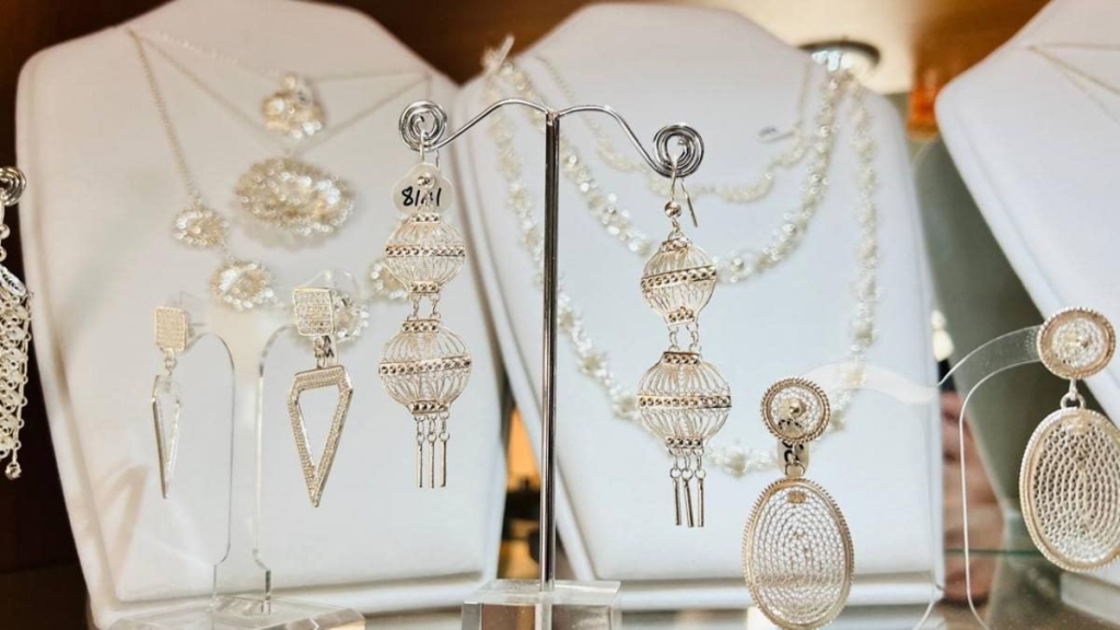 Їсти, молитися, пити. Кіпр – острів сили, обжерливості, молитов і задоволень 174 Їсти, молитися, пити. Кіпр – острів сили, обжерливості, молитов і задоволень