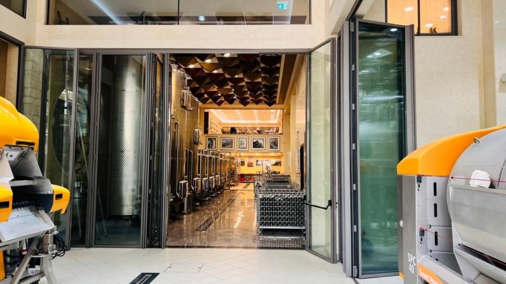 Їсти, молитися, пити. Кіпр – острів сили, обжерливості, молитов і задоволень 193 Їсти, молитися, пити. Кіпр – острів сили, обжерливості, молитов і задоволень