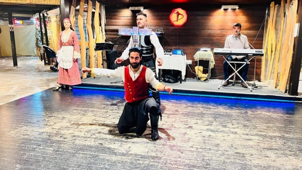 Їсти, молитися, пити. Кіпр – острів сили, обжерливості, молитов і задоволень 210 Їсти, молитися, пити. Кіпр – острів сили, обжерливості, молитов і задоволень