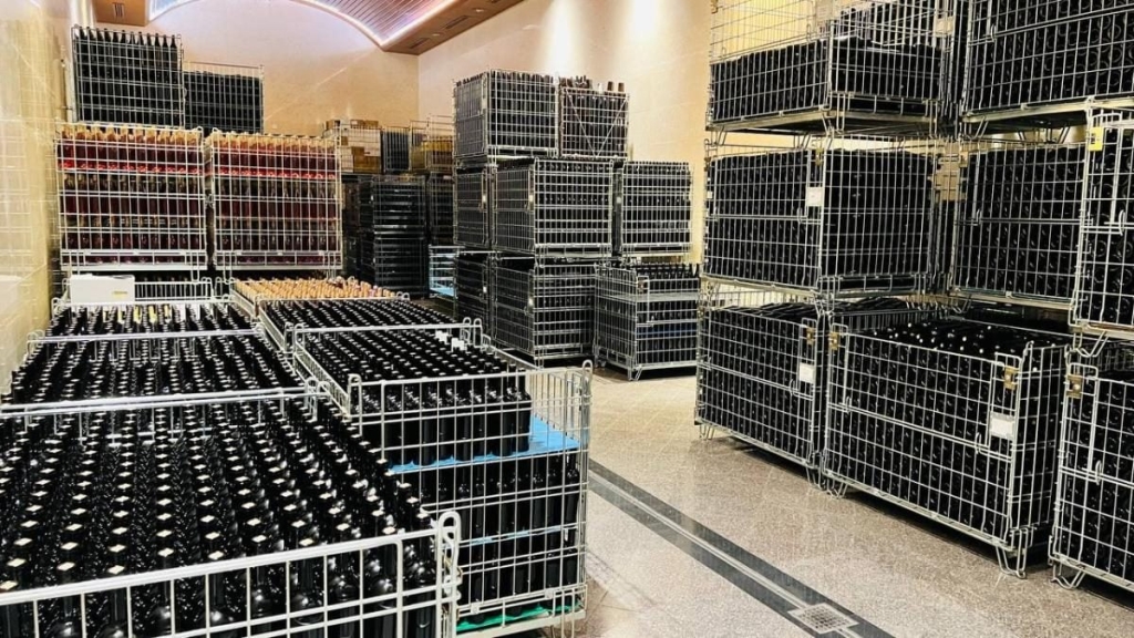 Їсти, молитися, пити. Кіпр – острів сили, обжерливості, молитов і задоволень 190 Їсти, молитися, пити. Кіпр – острів сили, обжерливості, молитов і задоволень