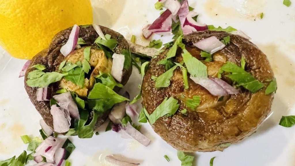 Їсти, молитися, пити. Кіпр – острів сили, обжерливості, молитов і задоволень 32 Їсти, молитися, пити. Кіпр – острів сили, обжерливості, молитов і задоволень